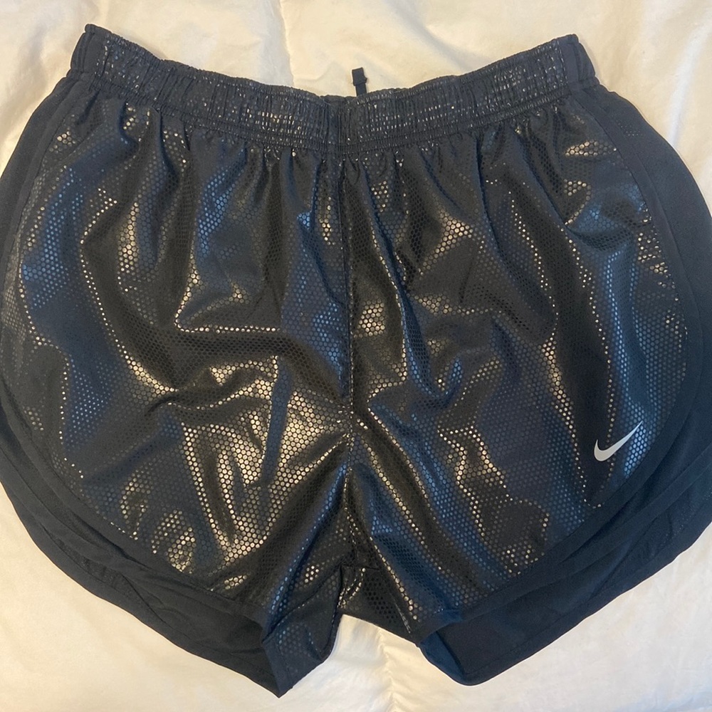 GUC Nike running shorts size M